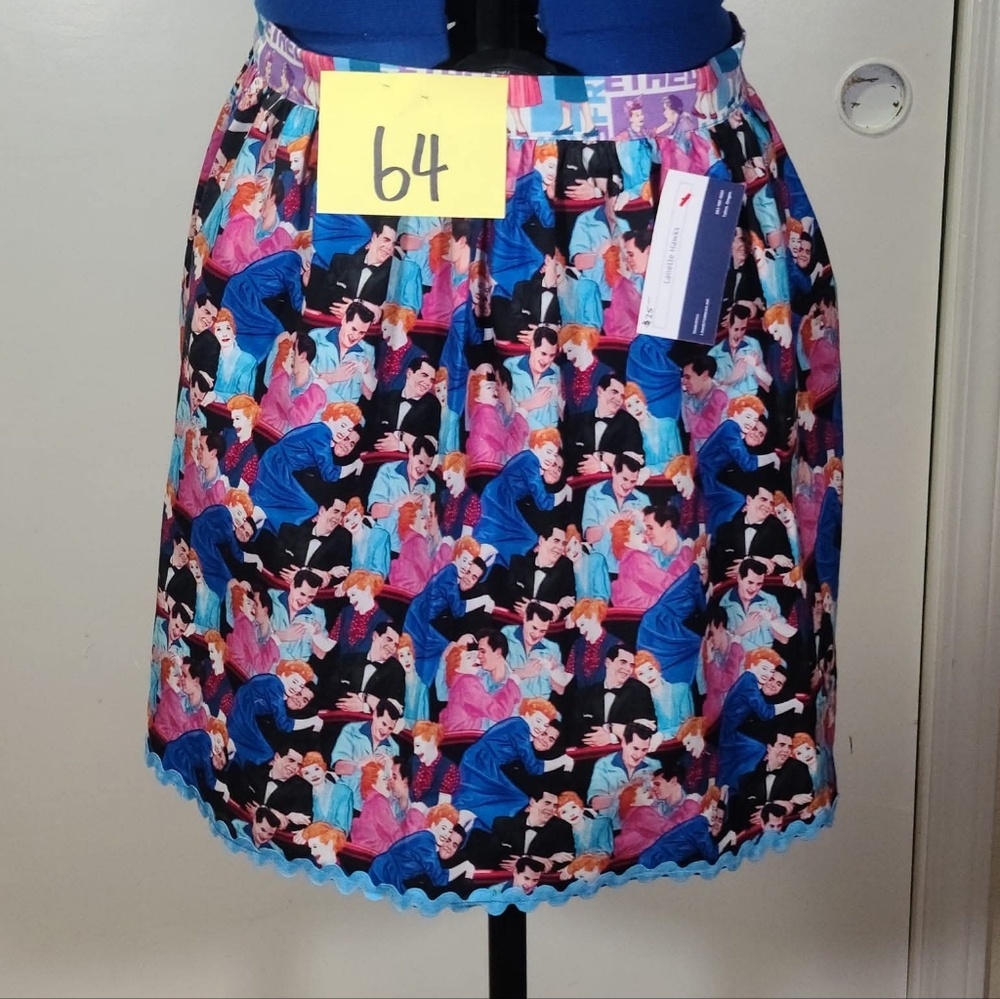 Aprons - Picture 9 of 9
